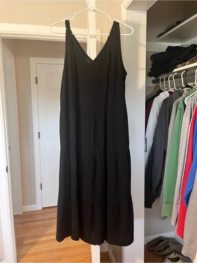 Sonoma Black Tiered V-Neck Midi Dress